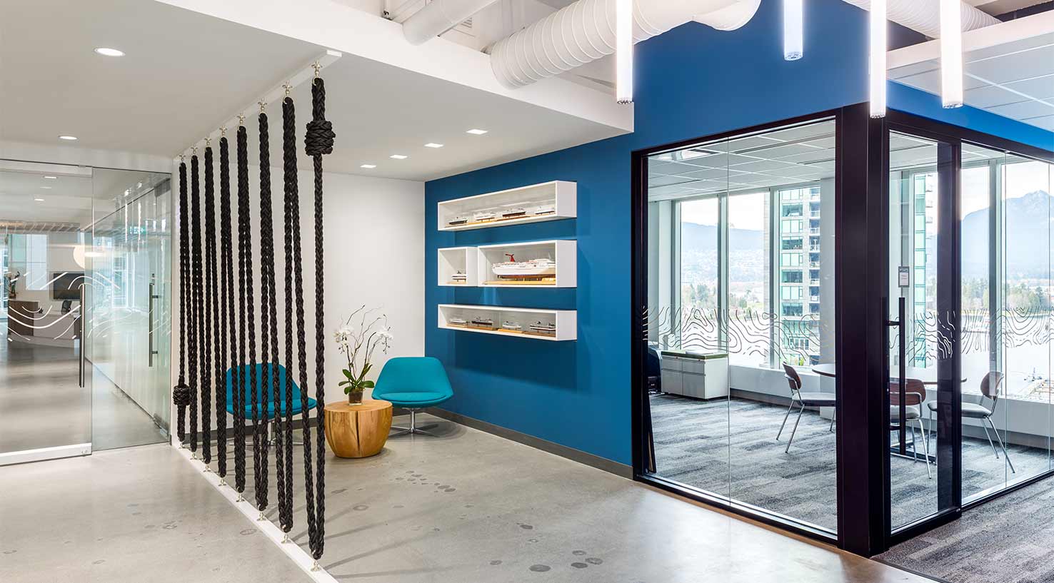 Bold Color Choices Create a Showcase Space in Vancouver - SWPPC