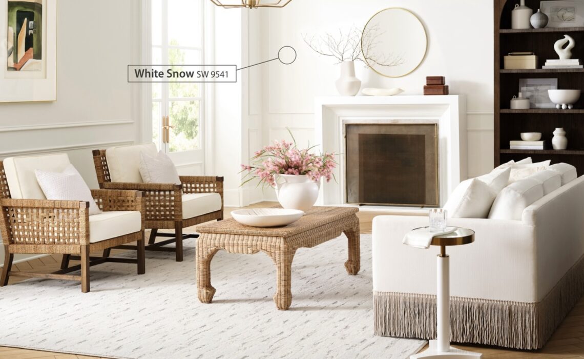 Room painted with White Snow SW 9541